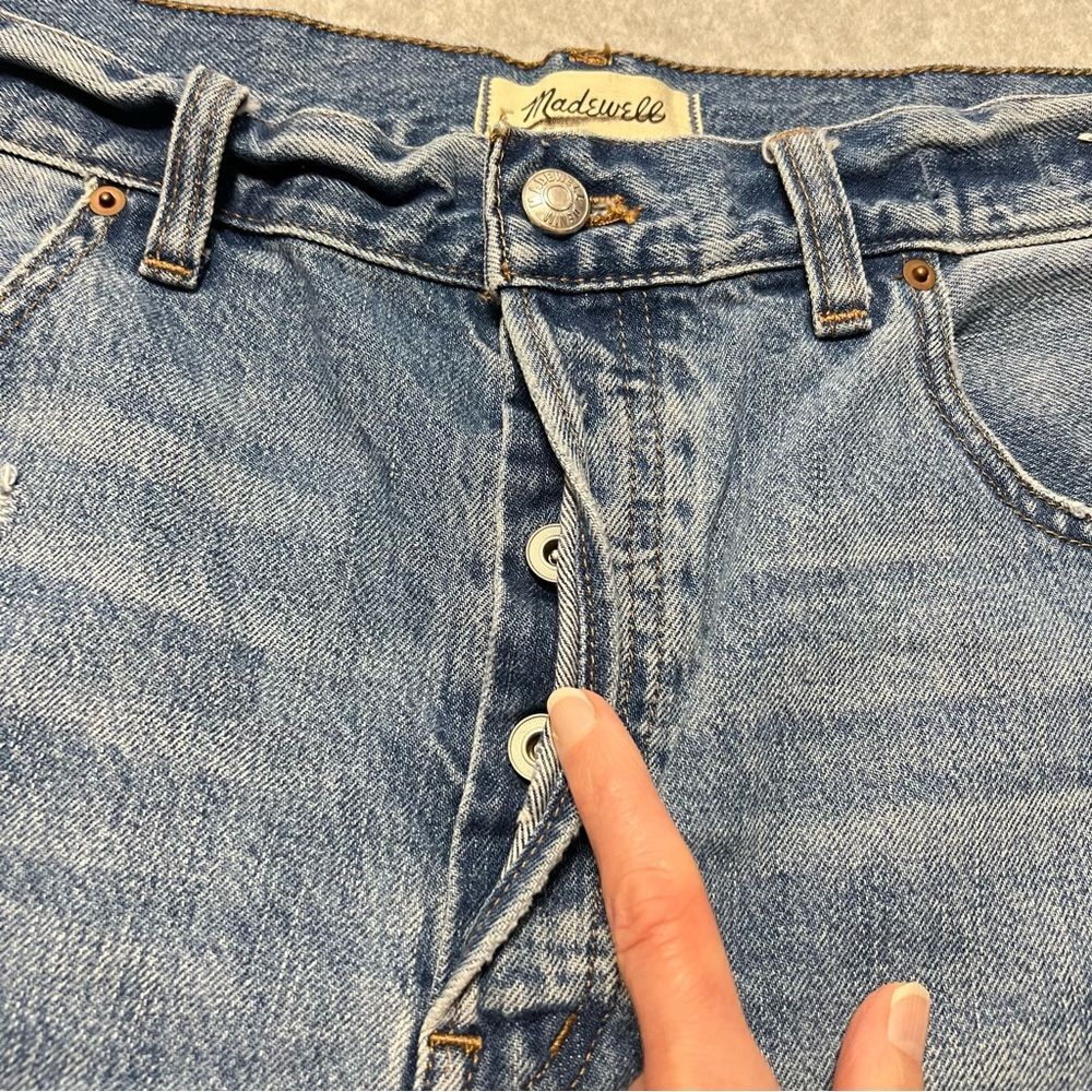 Madewell Essex Long Baggy Jean Shorts Size 31 Distressed Raw Hem Relaxed Fit - Picture 5 of 11